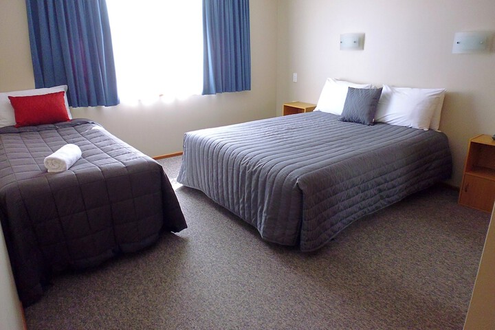 Room 4 of 25