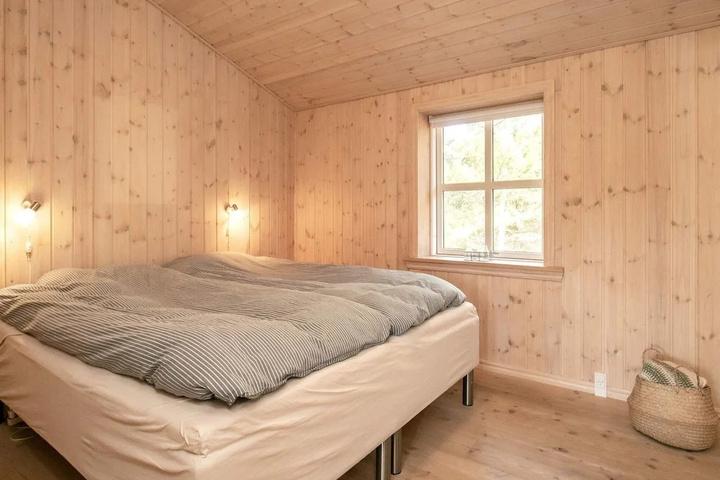 Room 2 of 17