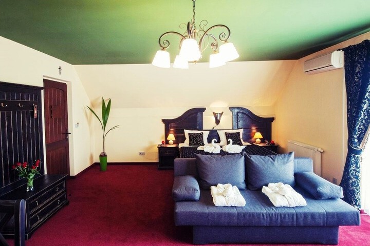 Room 9 of 59