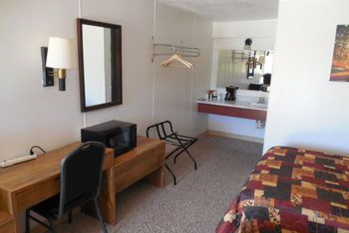 Room 64 of 98