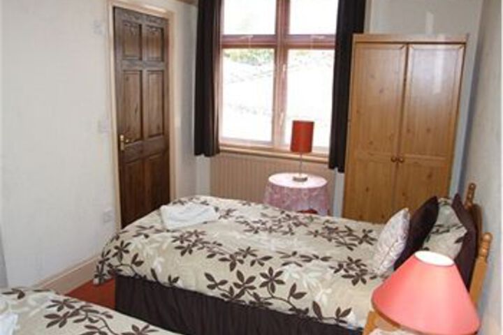 Room 5 of 7