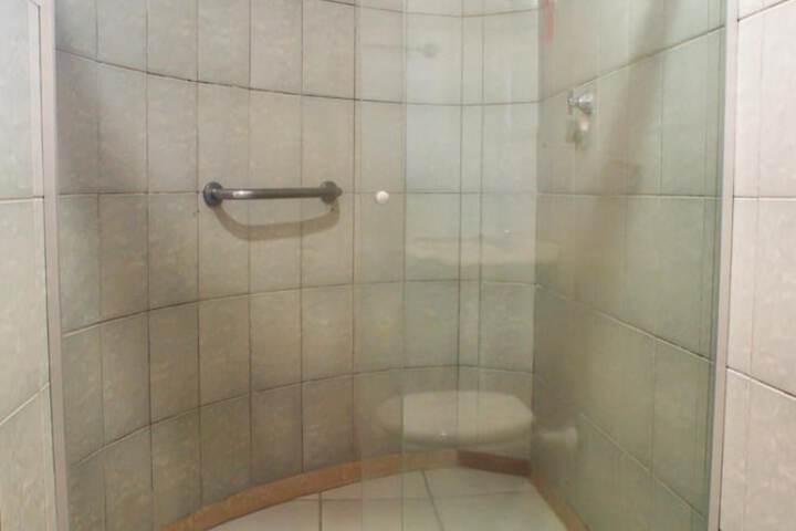 Room 12 of 20