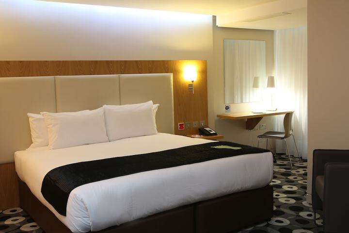 Room 3 of 71