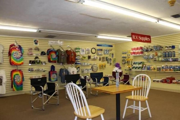 Gift Shop 15 of 18