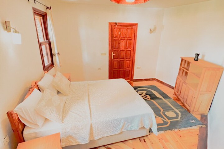 Room 27 of 139