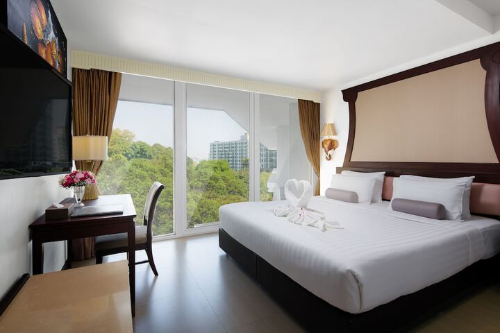 Room 32 of 140