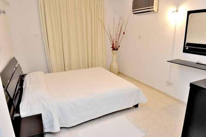 Room 5 of 20