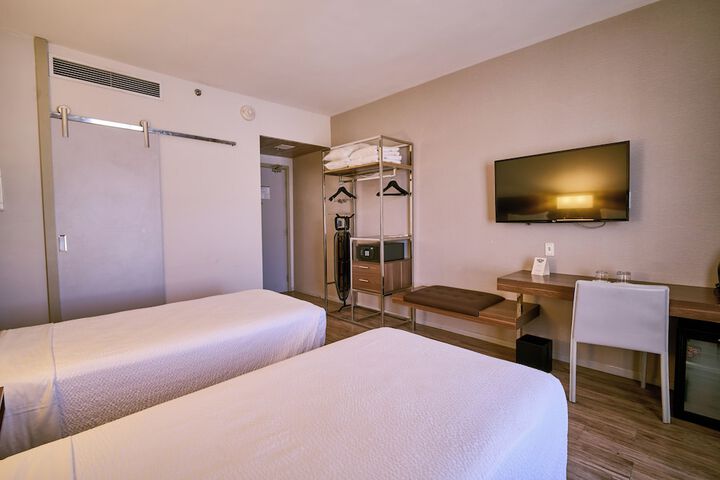 Room 37 of 102