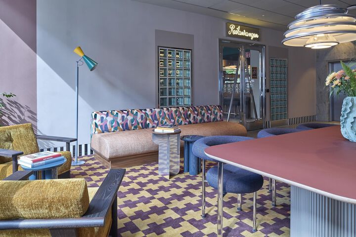 Entrance & Lobby
