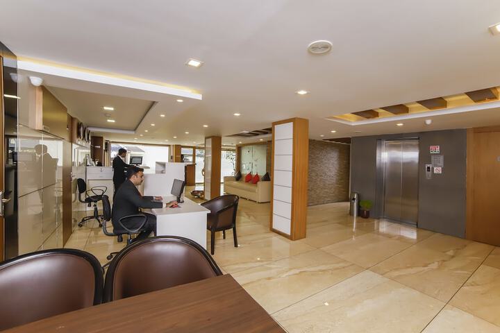 Entrance & Lobby