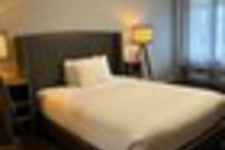Room 32 of 78