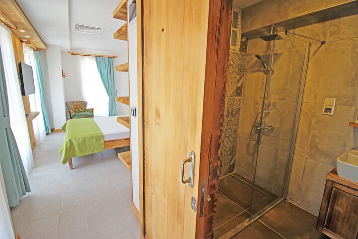 Room 41 of 61