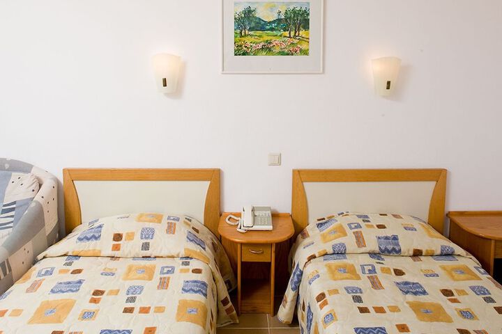 Room 3 of 53