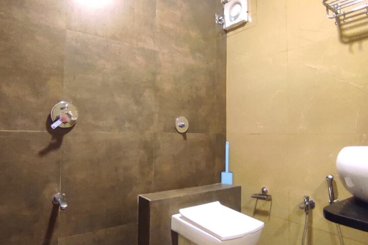 Room 33 of 44