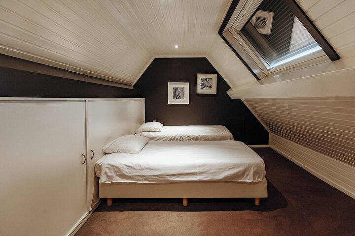 Room 9 of 40