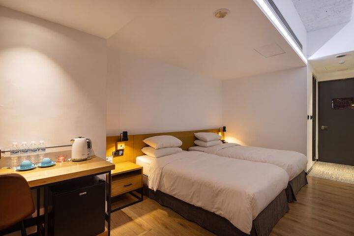 Room 75 of 151
