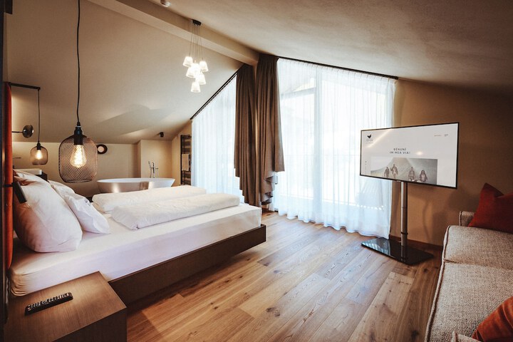 Room 5 of 44