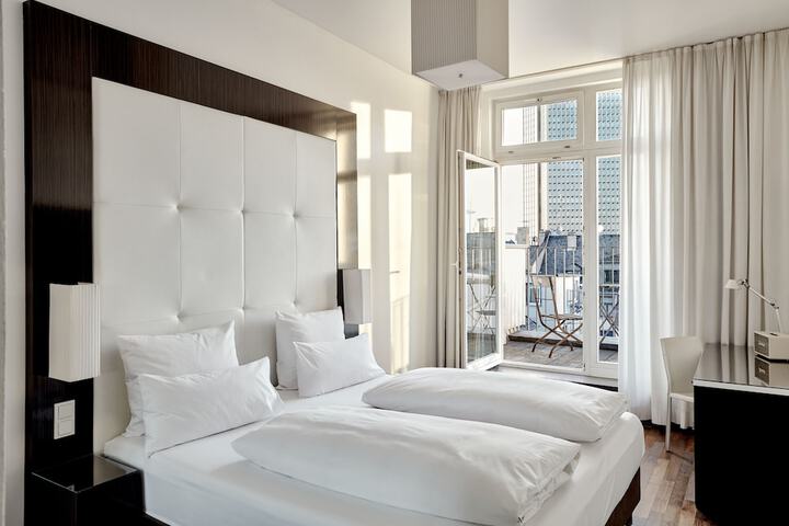 Room 21 of 62