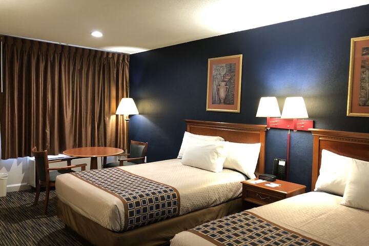 2 Double Beds (3 of 15)