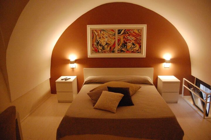 Room 2 of 32