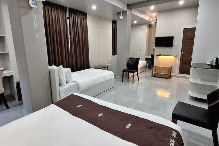 Room 32 of 58