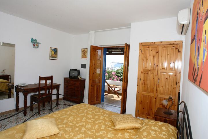 Room 7 of 22