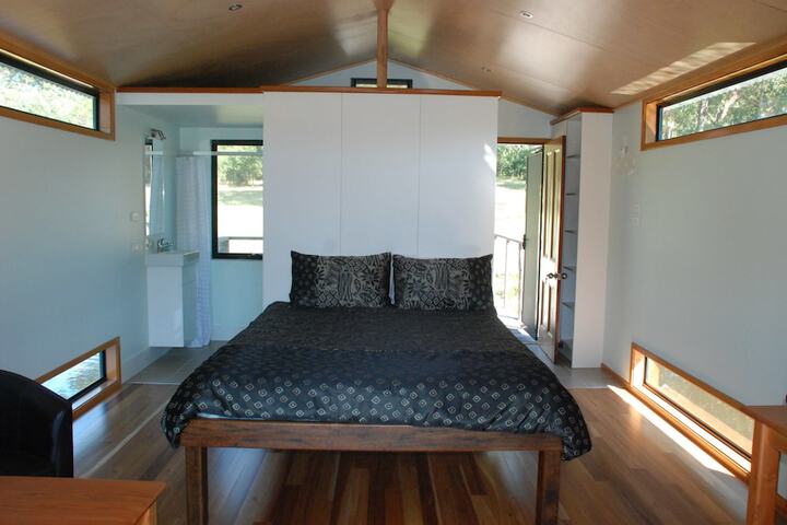 Room 4 of 121