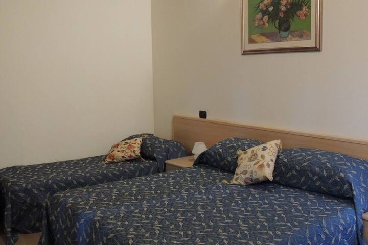 Room 9 of 46