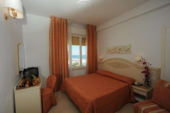 Room 18 of 52