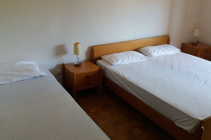 Room 4 of 60