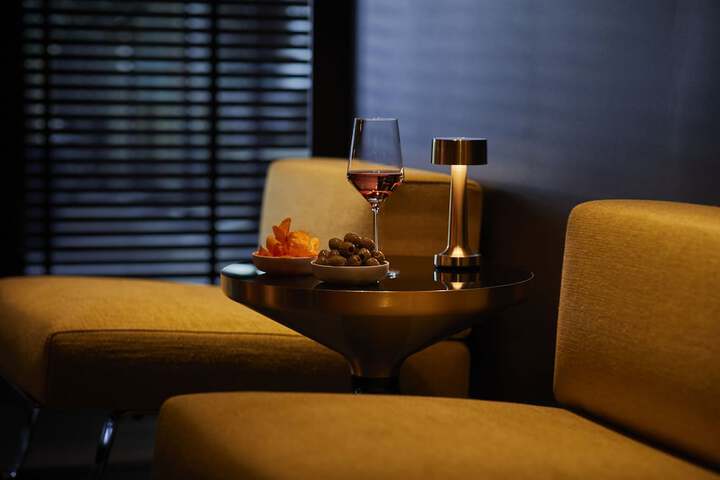 Lounge 70 of 95