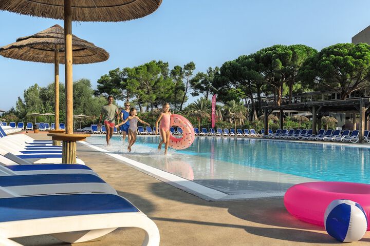 Pools & Facilities