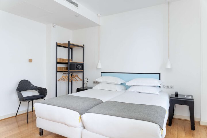 Room 19 of 54