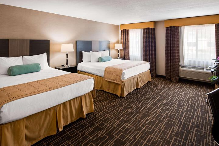 2 Queen Beds Refrigerator, Microwave High Speed Internet Accessible Full Breakfast (11 of 14)
