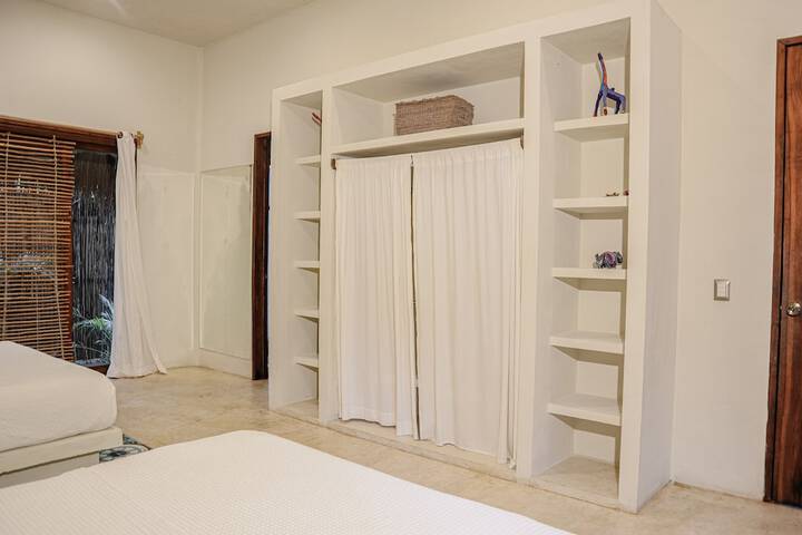 Room 7 of 161
