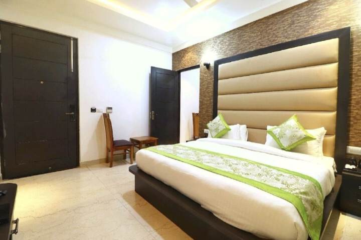 Room 9 of 47
