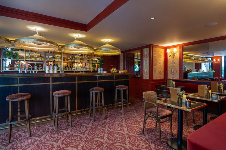 Lounge 80 of 91