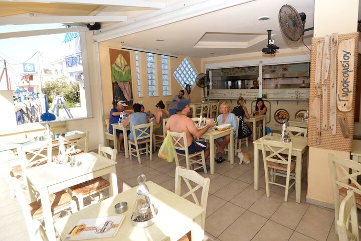 Dining 34 of 46