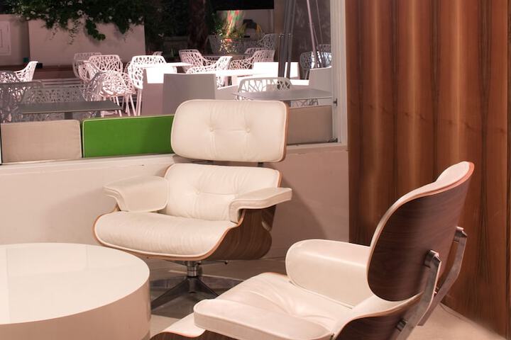 Lounge 66 of 78