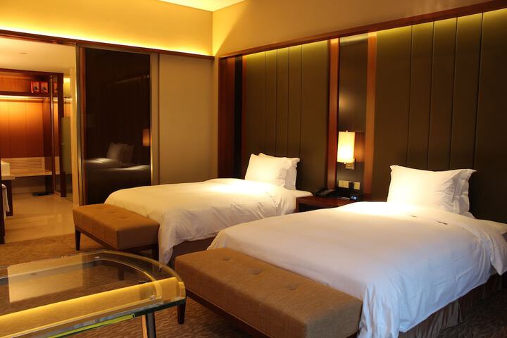 Room 9 of 71