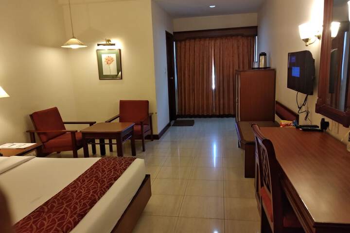 Room 11 of 37