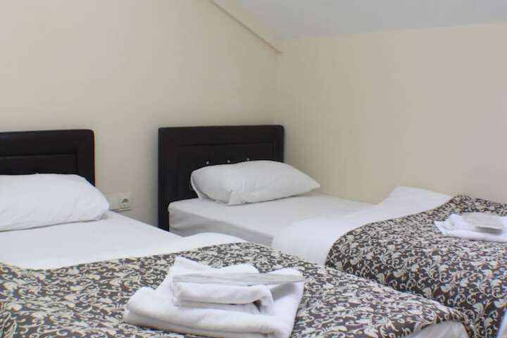 Room 6 of 30