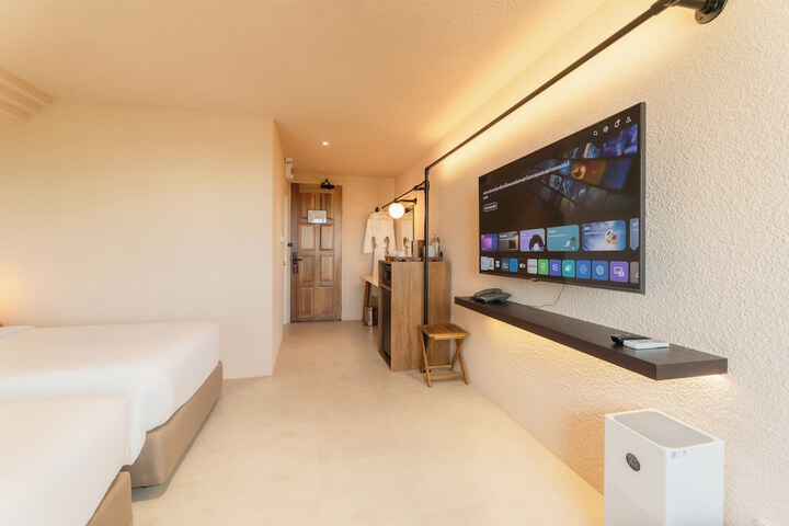 Room 35 of 65