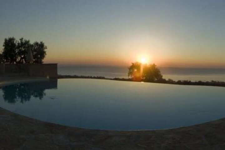 Pool Hotel