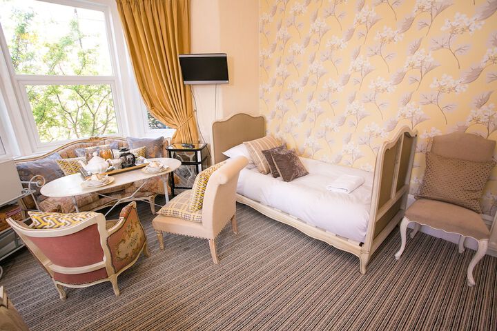 Room 57 of 250