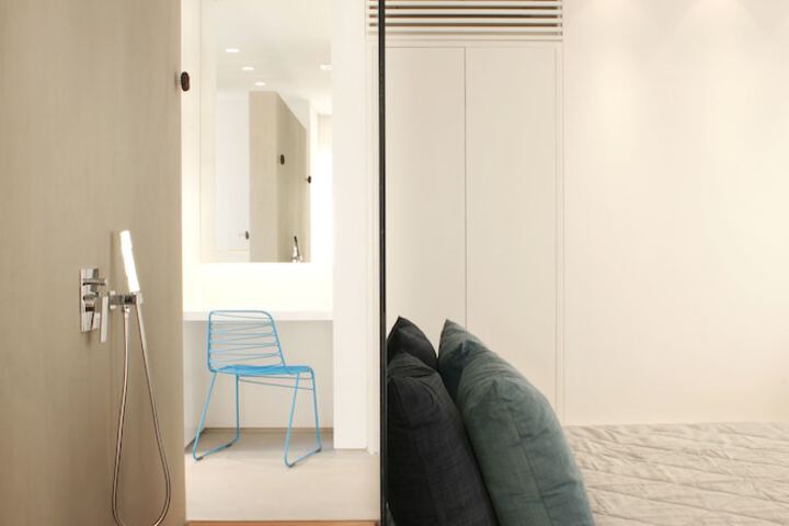 Room 220 of 340