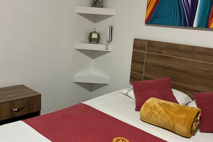 Room 9 of 14