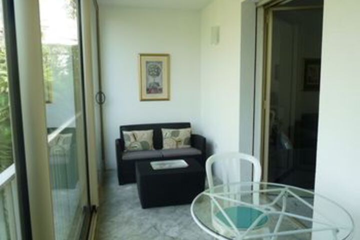 Room 4 of 6
