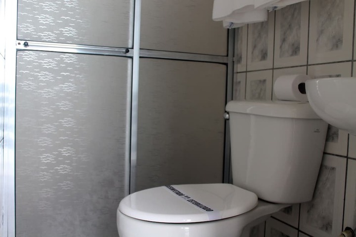 Room 10 of 17