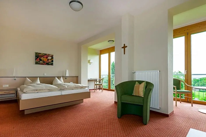 Room 3 of 24